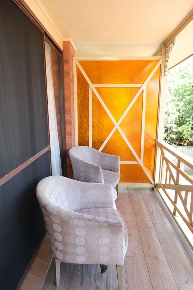 Deluxe Queen with Balcony Upstairs Room - 1 Queen and 1 Single Bed