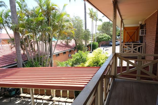 Deluxe Queen with Balcony Upstairs Room - 1 Queen and 1 Single Bed