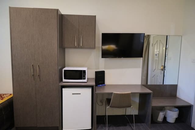 Deluxe Family Room Ground Floor - 2 Queen and 1 Single Bed