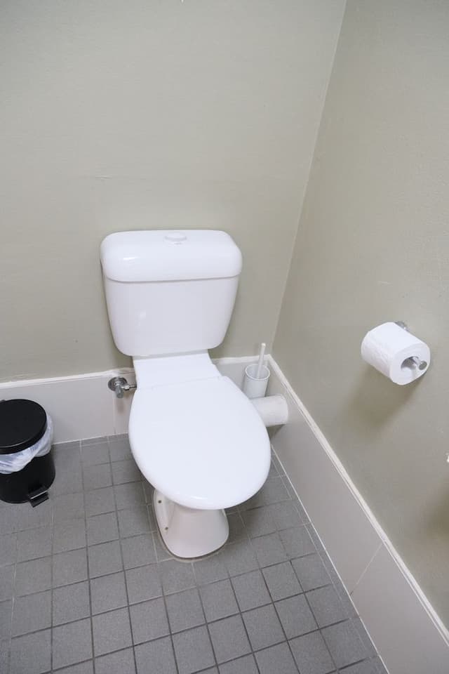 Large Family Room Upstairs Room - 2 Queen Bed and 1 Single Bed