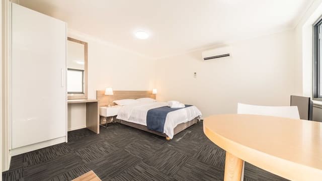 One Bedroom Apartment - Twin Beds