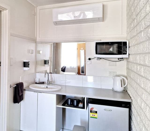 Double Room, 1 Queen Bed