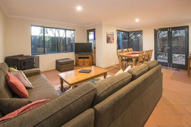 Family House, 3 Bedrooms, Beach View, Beachside