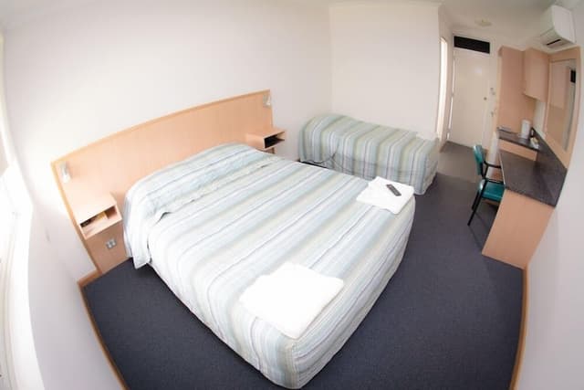 Queen and Single Room