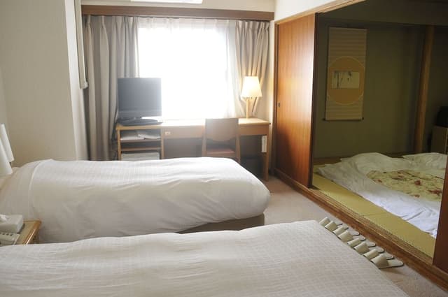 Twin Room with Tatami Area, Smoking