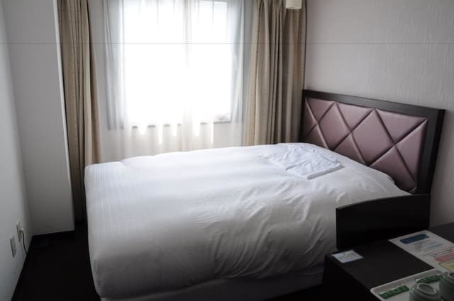 Semi Double Room, Smoking