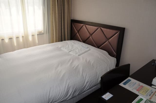 Semi Double Room, Smoking