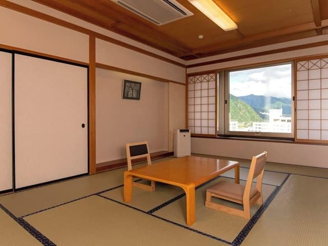 Quadruple Room, Non Smoking, Mountain View