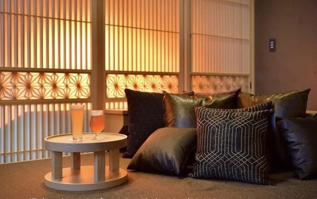 TAKE Suite with Private Bathroom and Dining room