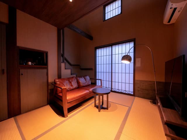 Standard Twin Maisonette with Private Bath and Sleeping Bath - Non-Smoking