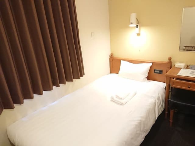 Single Room, Smoking