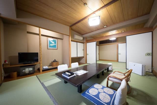 Japanese Style Room For 6 guests with Bathroom and Toilet with Bidet