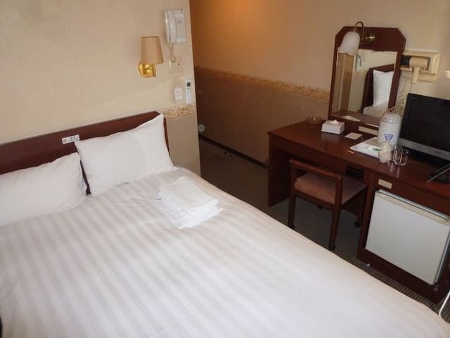 Double Room, Smoking