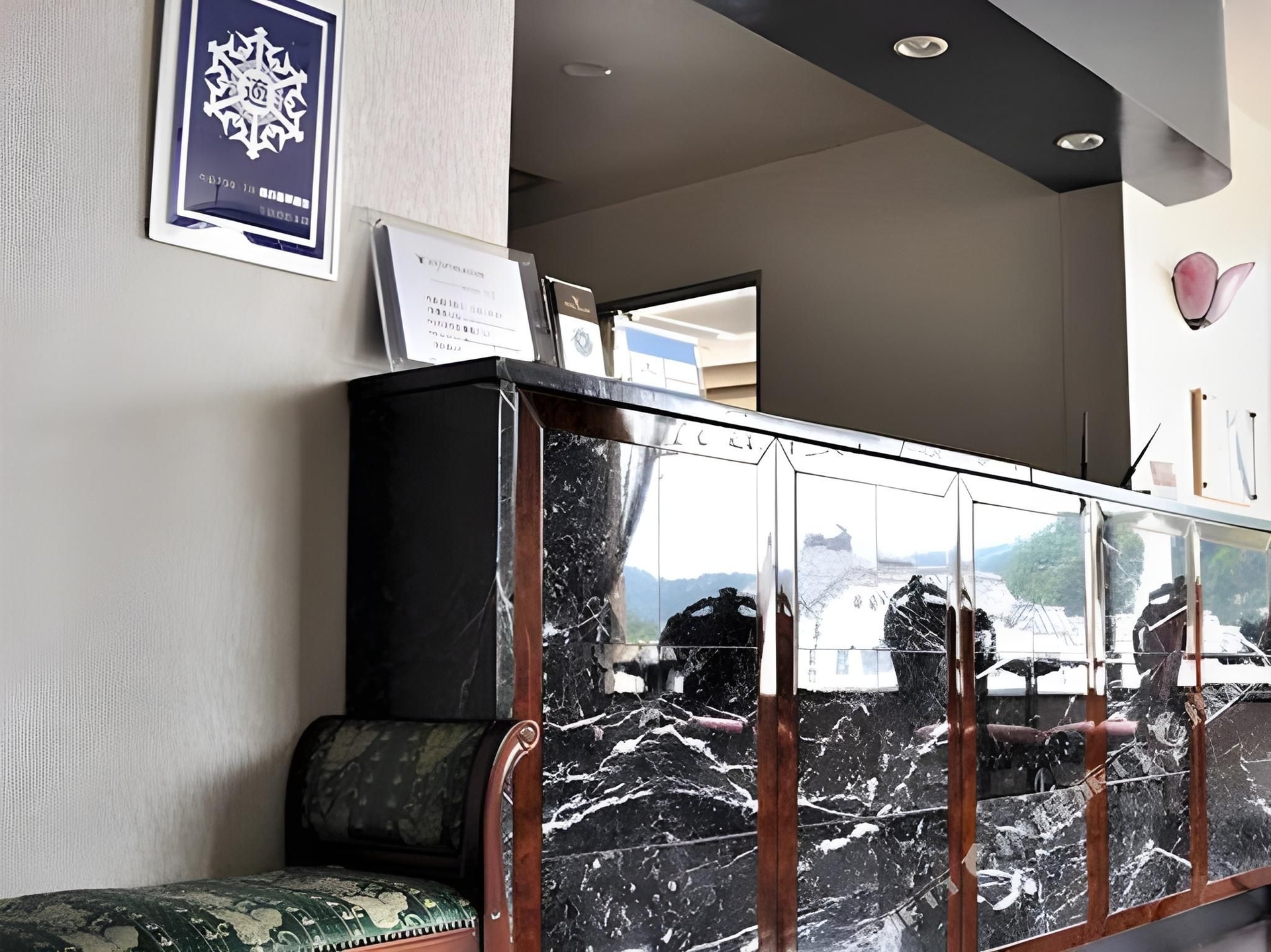 โรงแรมมาร์เซย์ (Hotel Marseille)3