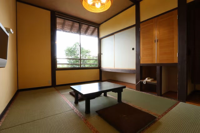 Standard Japanese Style Room, Shared Bathroom
