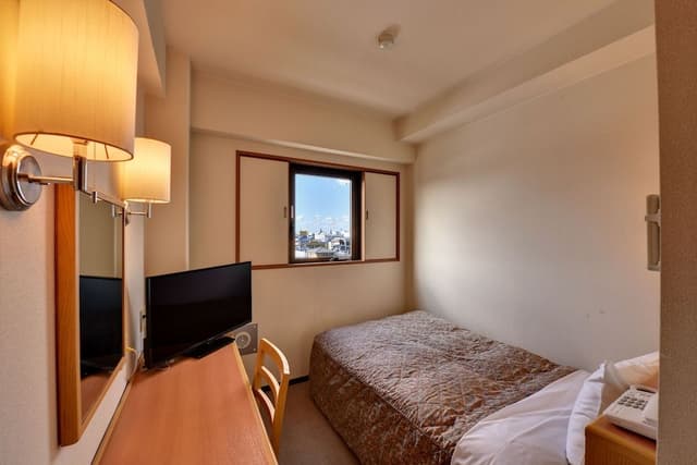 Single Room, Smoking