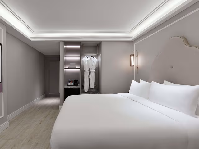 Superior Room, 1 King Bed