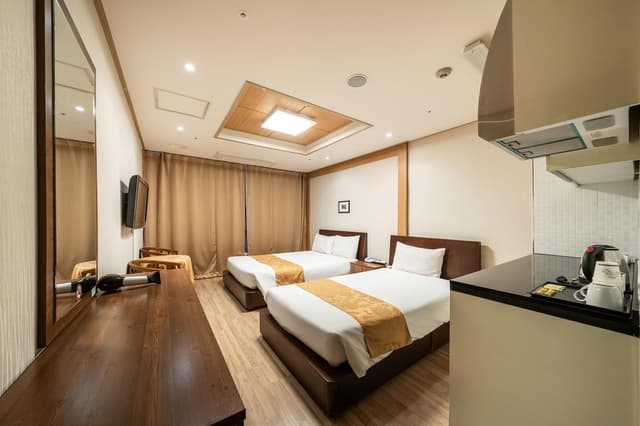Deluxe Twin Room