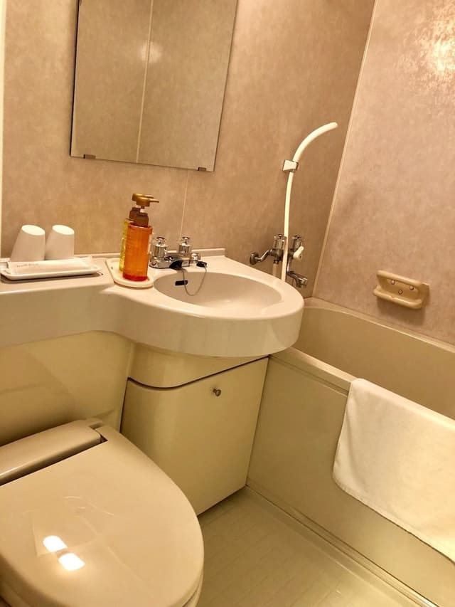 Single Room, Smoking