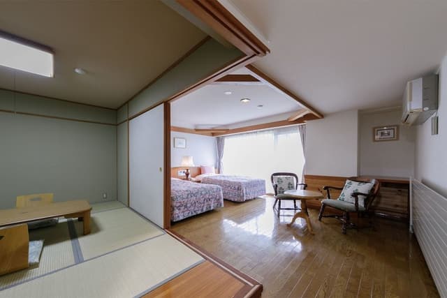 Japanese Western Style Wide Room, Up to 4 People