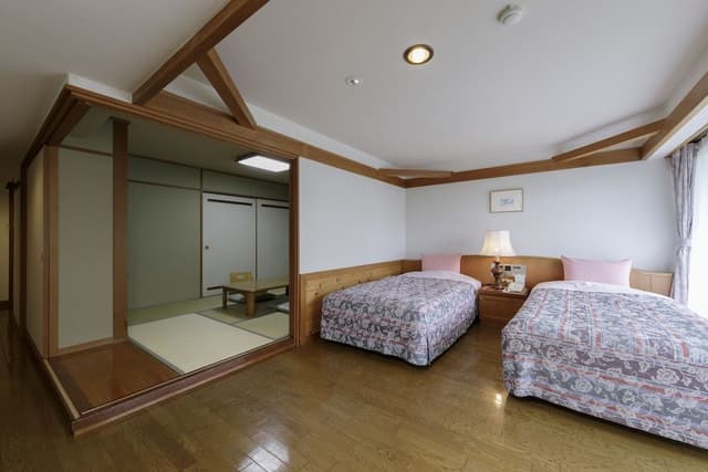 Japanese Western Style Wide Room, Up to 4 People
