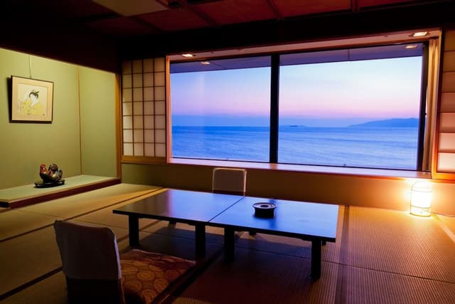 Deluxe Japanese Style Room, Ocean View, Non Smoking with Kaiseki Seafood Dinner & Breakfast