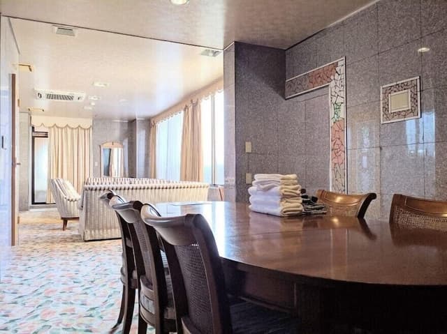 Suite 206 with Private Bathroom