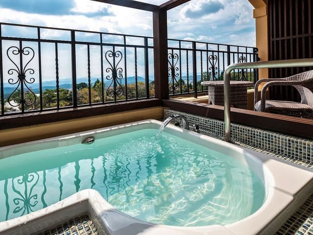 The top floor Twin room Sakurajima View