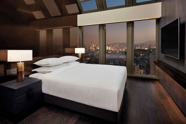 Penthouse, 1 King Bed, City View (Balcony)