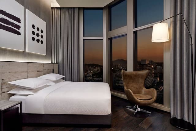 Premier Room, 1 Queen Bed, City View