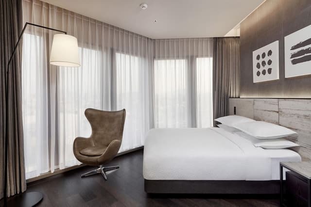 Room, 1 Queen Bed, City View