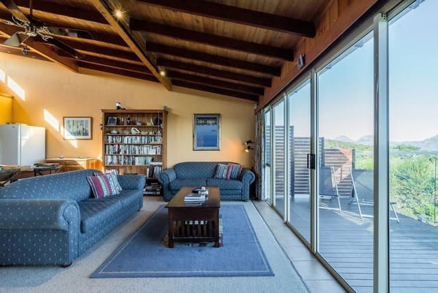 Deluxe 4 Bedroom House with Tri-Bunk Bed and Beach Views