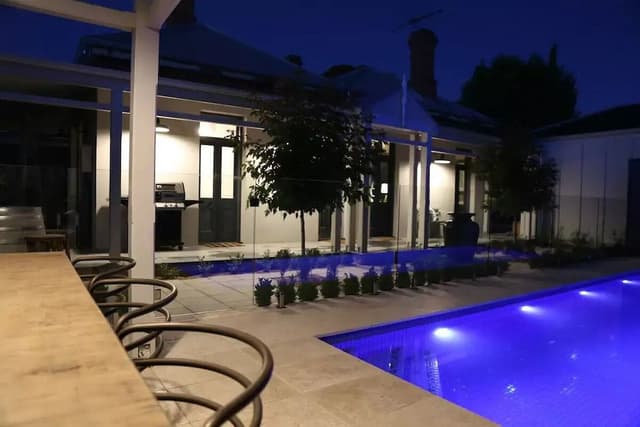 Luxury Apartment, 1 Bedroom, Fireplace, Poolside