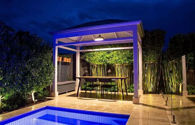 Luxury Apartment, 1 Bedroom, Fireplace, Poolside