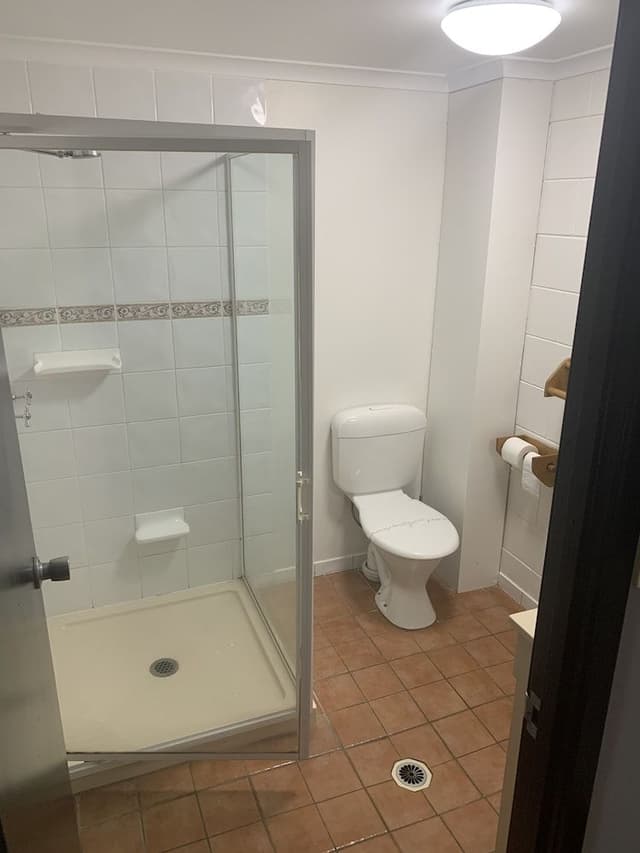 1 Queen Bed and 1 Single Bed with Kitchenette
