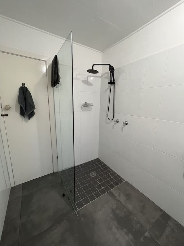 3 Bedrooms, Courtyard View Apartment