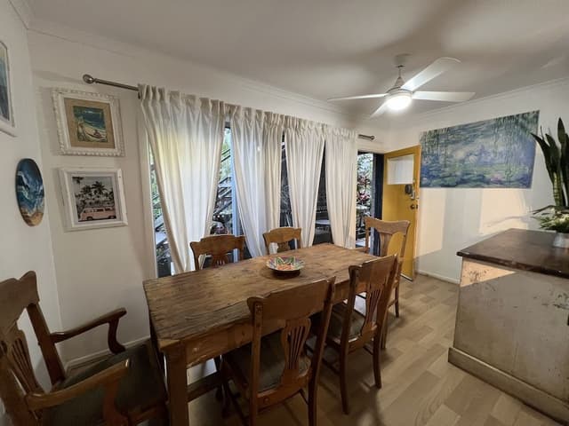 3 Bedrooms, Courtyard View Apartment