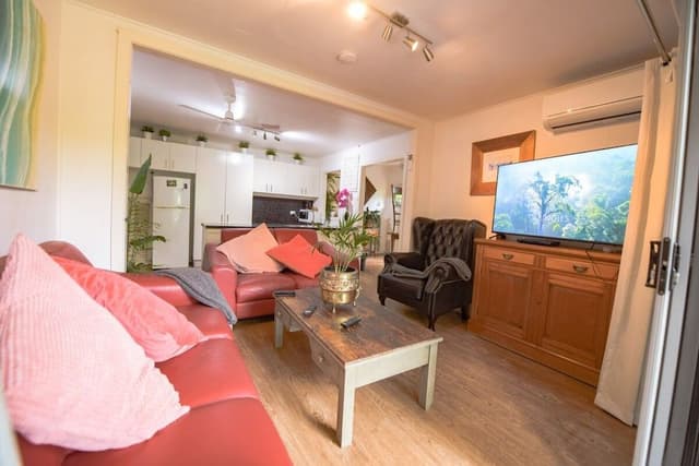 2 Bedrooms, Garden View Apartment