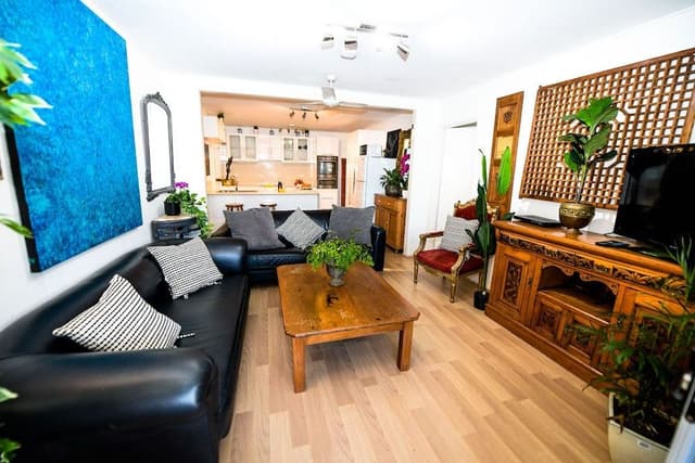 3 Bedrooms, Courtyard View Apartment