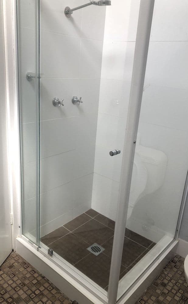 Basic Room, Ensuite