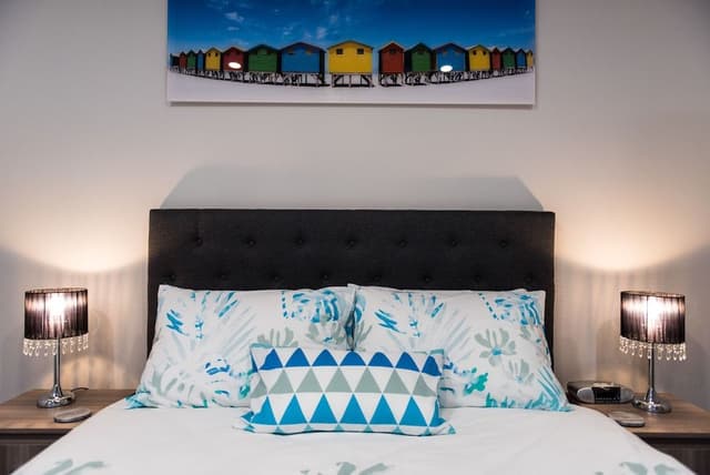 Deluxe Studio Suite, 1 Queen Bed, Pool View (The Lomond)