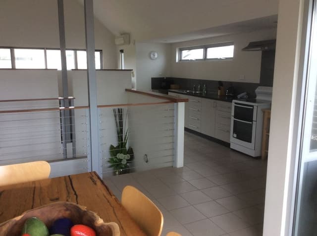 "Lockyer": 2-Bed/2-Bath Apartment