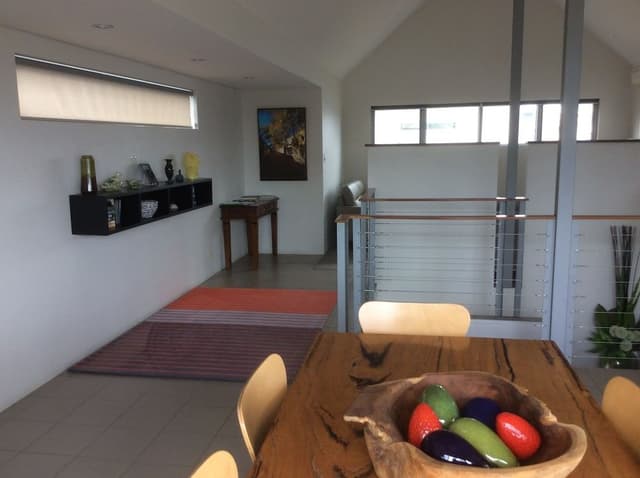 "Lockyer": 2-Bed/2-Bath Apartment