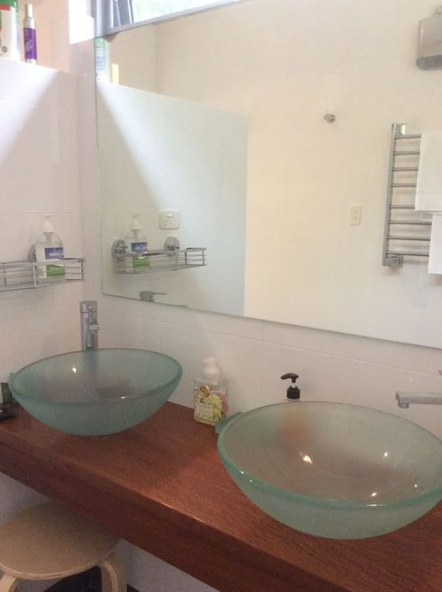 "Lockyer": 2-Bed/2-Bath Apartment