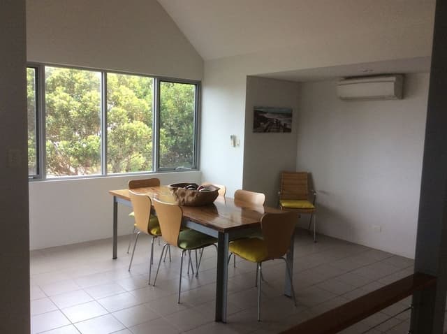 "Lockyer": 2-Bed/2-Bath Apartment