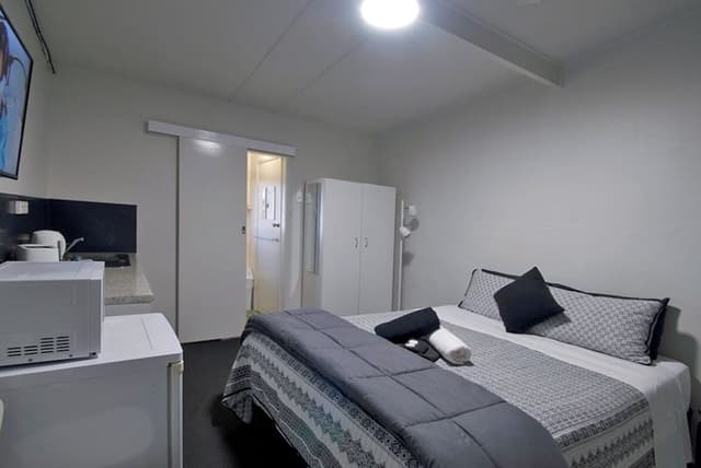 Comfort Double Room, 1 Queen Bed, Private Bathroom, Garden View