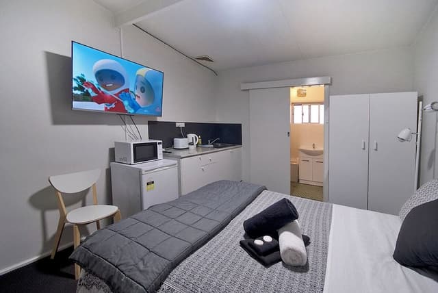 Comfort Double Room, 1 Queen Bed, Private Bathroom, Garden View
