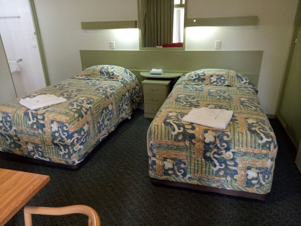 Holbrook SKYE Motel4