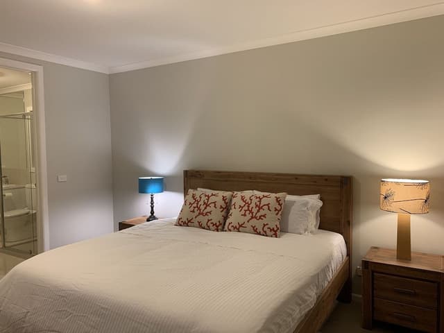 Standard King Room with shower 9