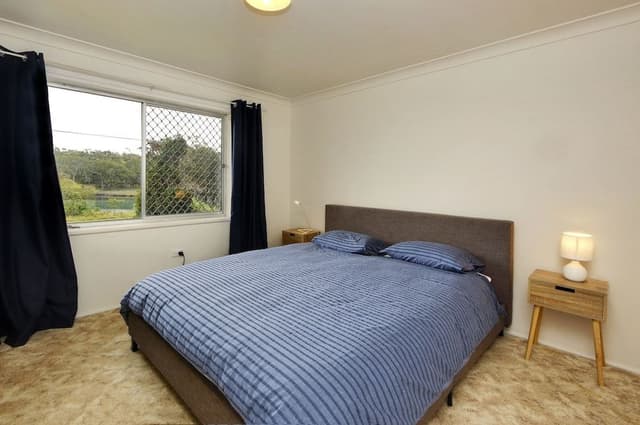 House, 5 Bedrooms, 2 Bathrooms